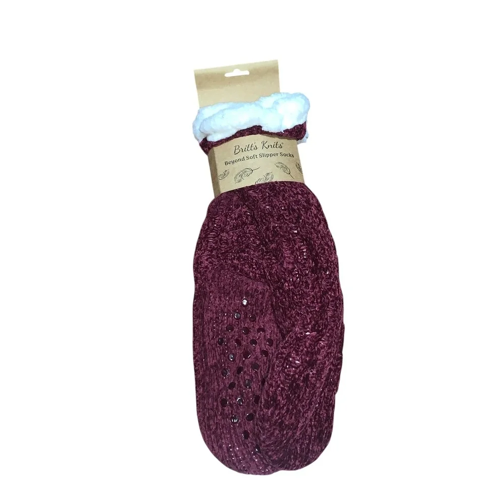 New with tags Britt's Knits Burgundy Chenille Sherpa grip Socks One Size